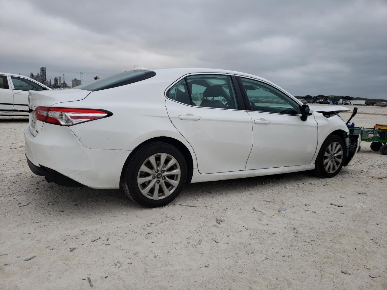 Image 3 of 2020 TOYOTA CAMRY LE 2020 with VIN 4T1C11AKXLU870136