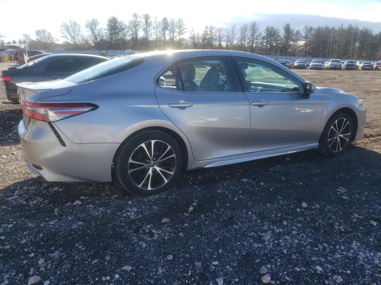 Изображение 3 2018 TOYOTA CAMRY L 2018 с VIN 4T1B11HK5JU149480