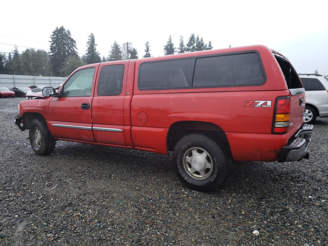 Image 2 of 2004 GMC NEW SIERRA K1500 2004 with VIN 2GTEK19T041120099