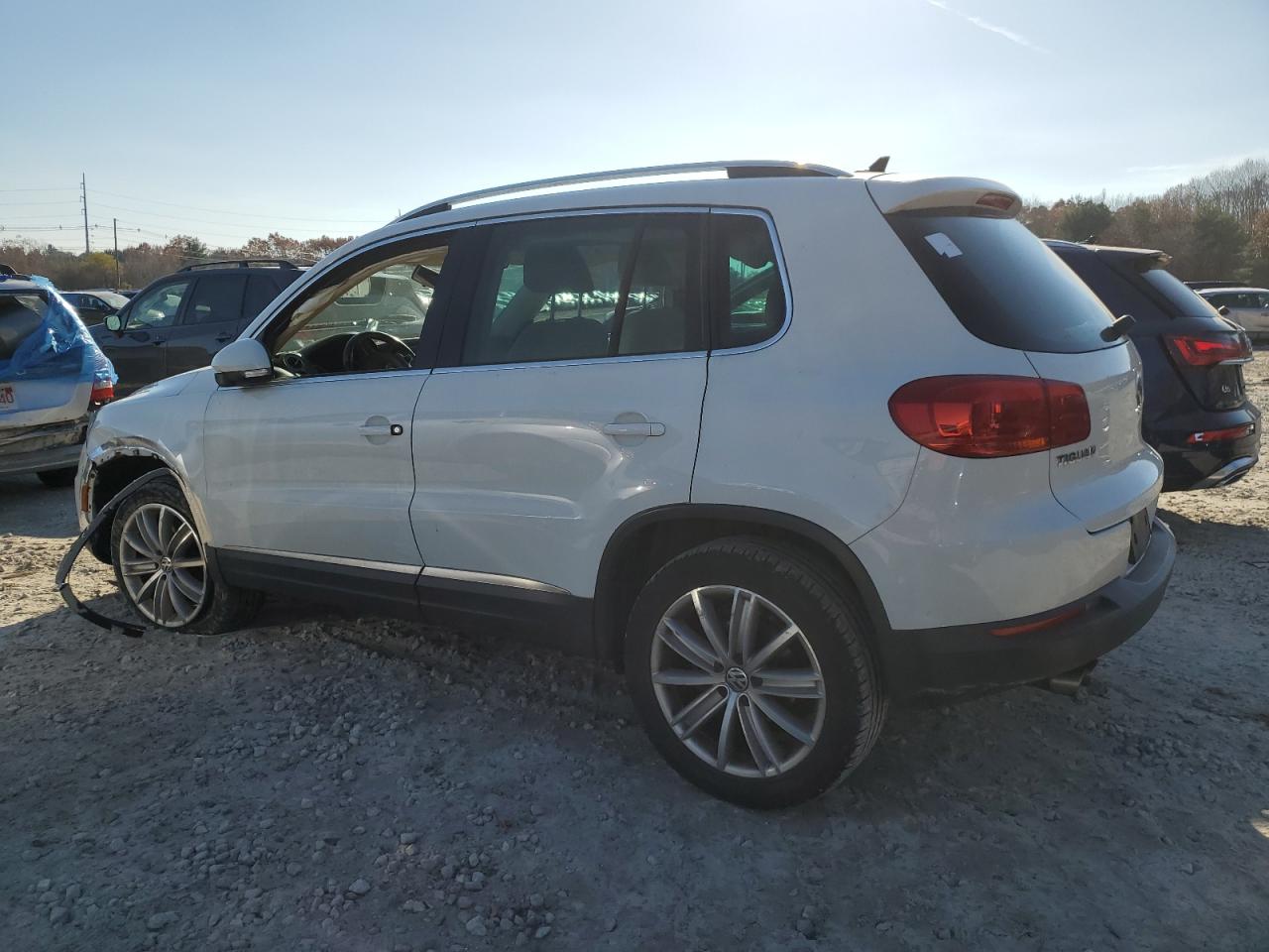 Image 2 of 2015 VOLKSWAGEN TIGUAN S 2015 with VIN WVGBV7AX6FW564008