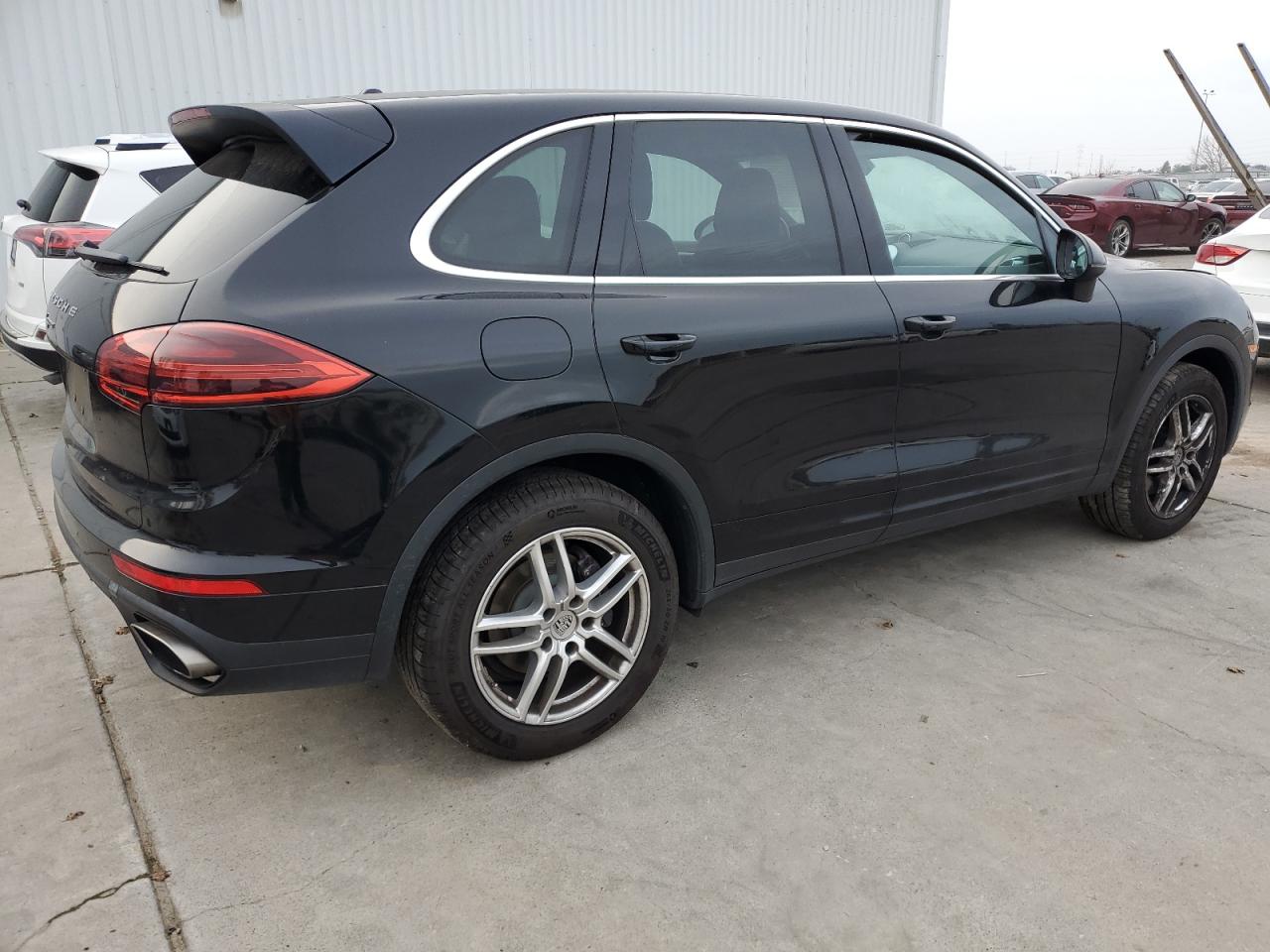 Obraz 3 z 2018 PORSCHE CAYENNE  2018 z VIN WP1AA2A22JKA04133