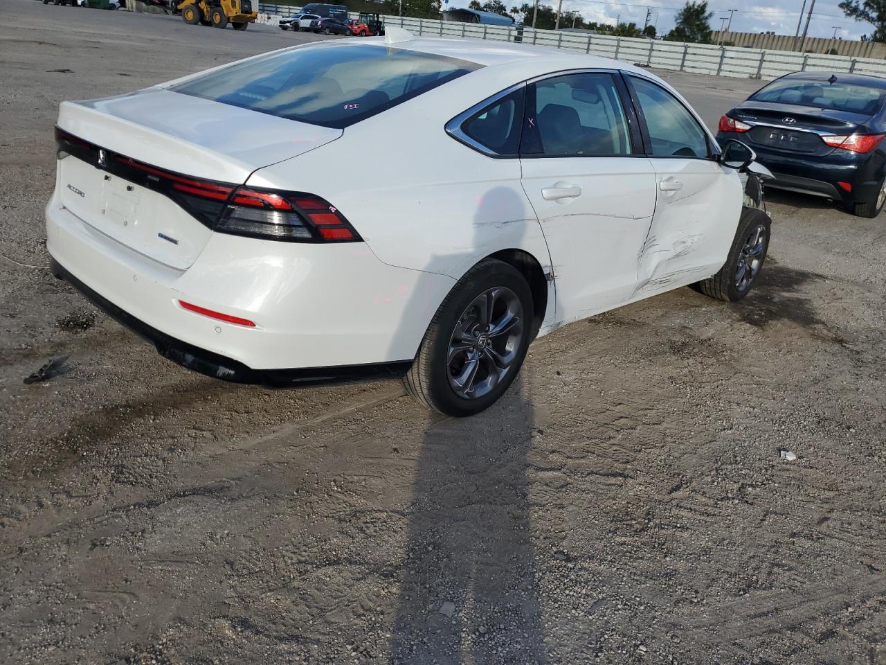 Image 3 of 2023 HONDA ACCORD HYBRID EXL 2023 with VIN 1HGCY2F63PA015885
