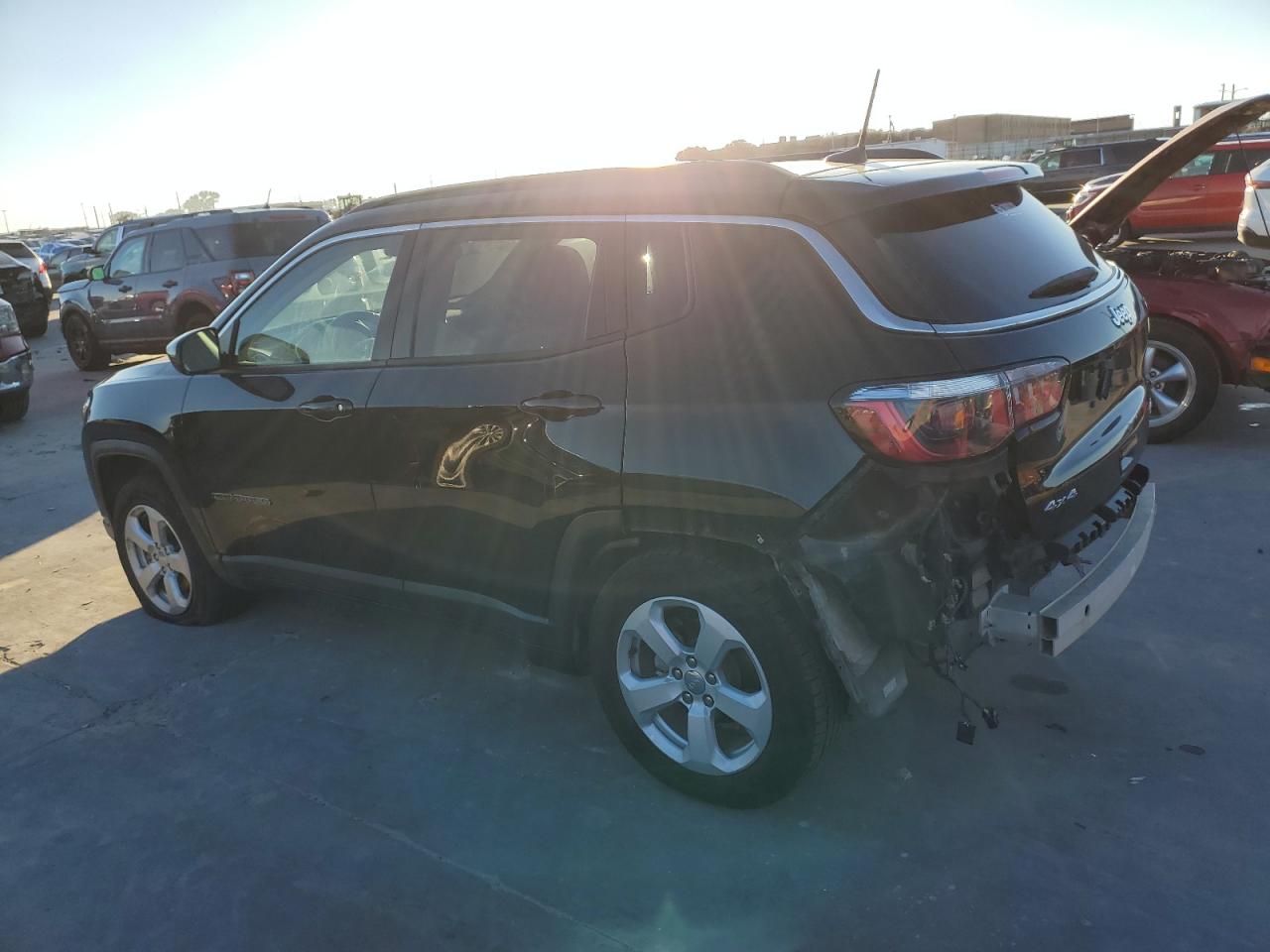 Image 2 of 2018 JEEP COMPASS LATITUDE 2018 with VIN 3C4NJDBB5JT222904