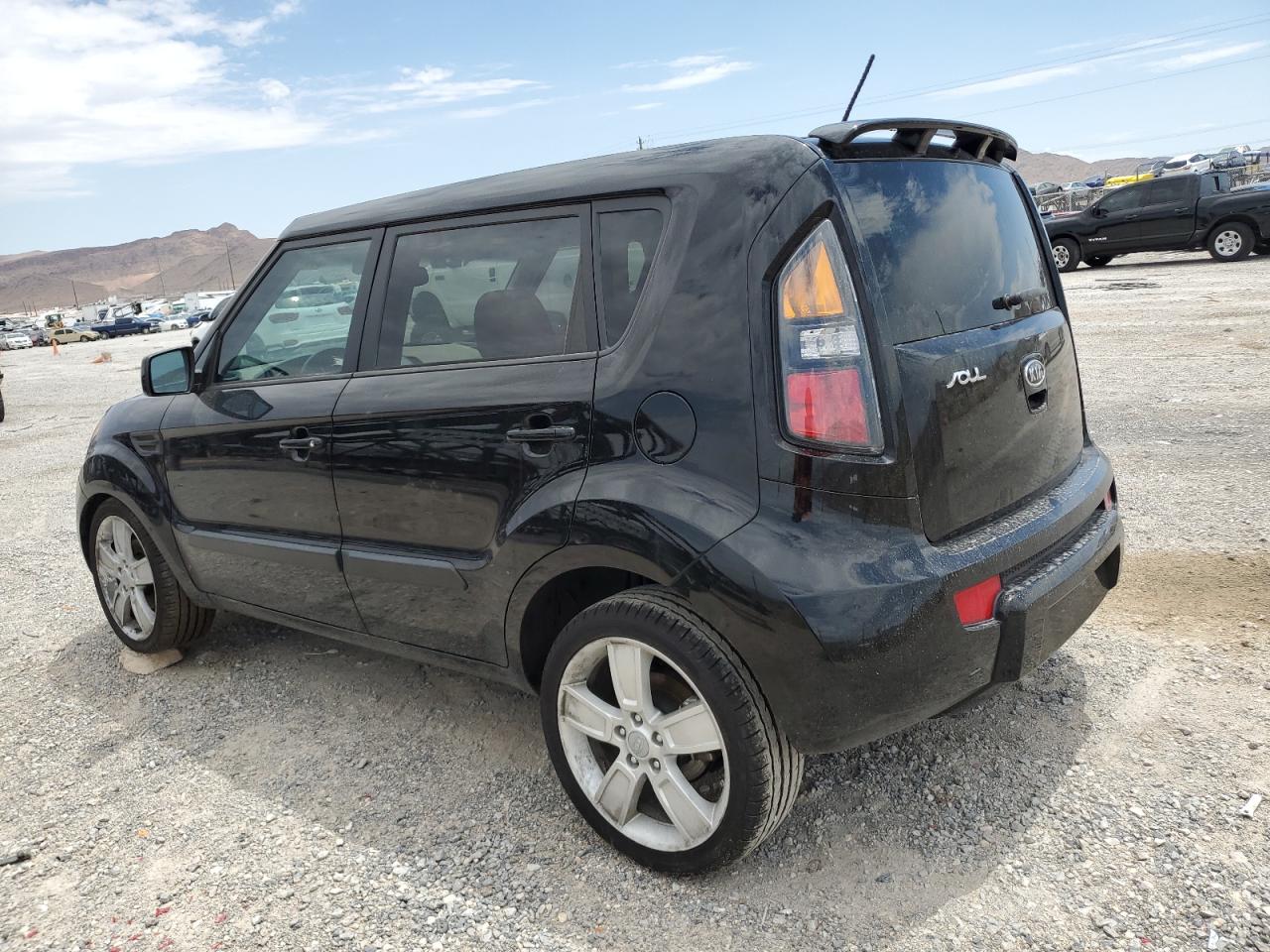 Изображение 2 2011 KIA SOUL + 2011 с VIN KNDJT2A27B7227932