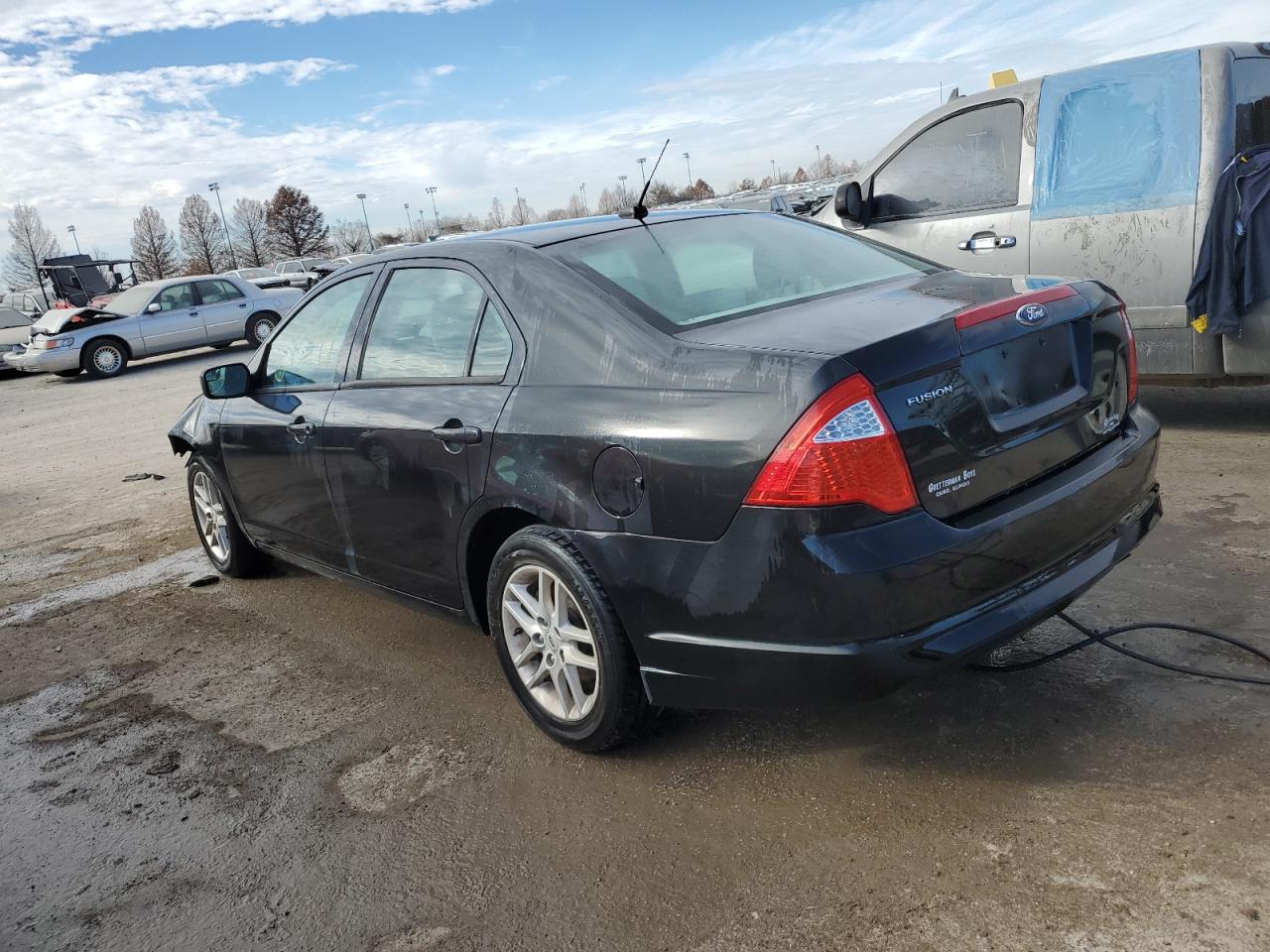 Obraz 2 z 2012 FORD FUSION S 2012 z VIN 3FAHP0GAXCR362294