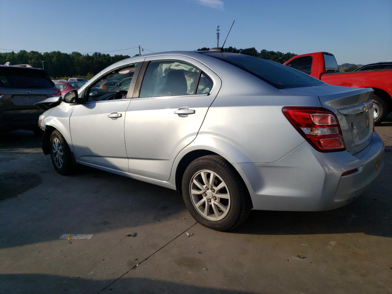 Obraz 2 z 2018 CHEVROLET SONIC LT 2018 z VIN 1G1JD5SG5J4104941