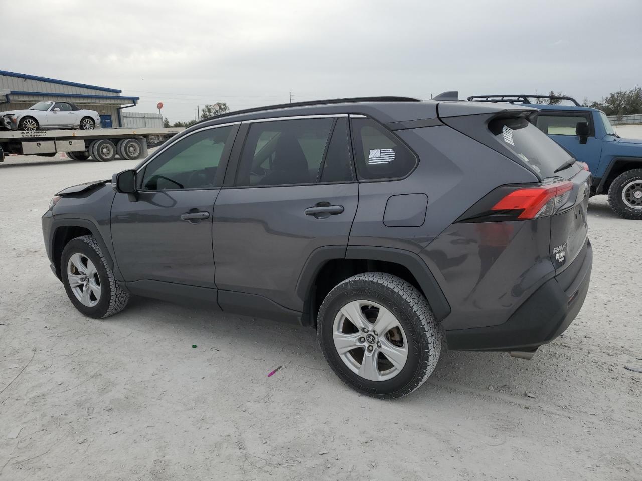 Image 2 of 2019 TOYOTA RAV4 XLE 2019 with VIN 2T3W1RFV0KW050376