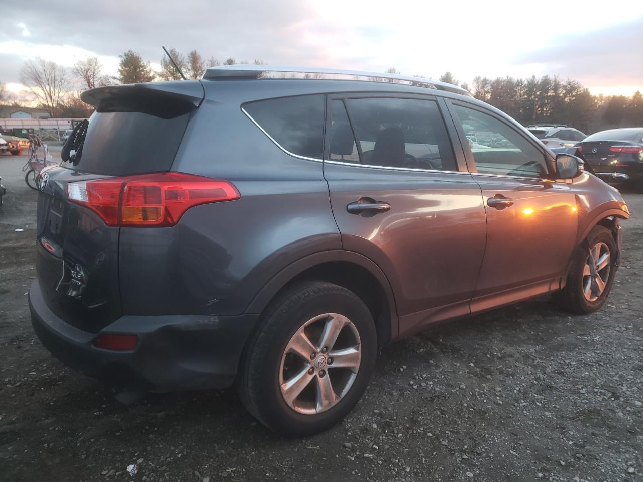Image 3 of 2013 TOYOTA RAV4 XLE 2013 with VIN JTMRFREV4DD045035