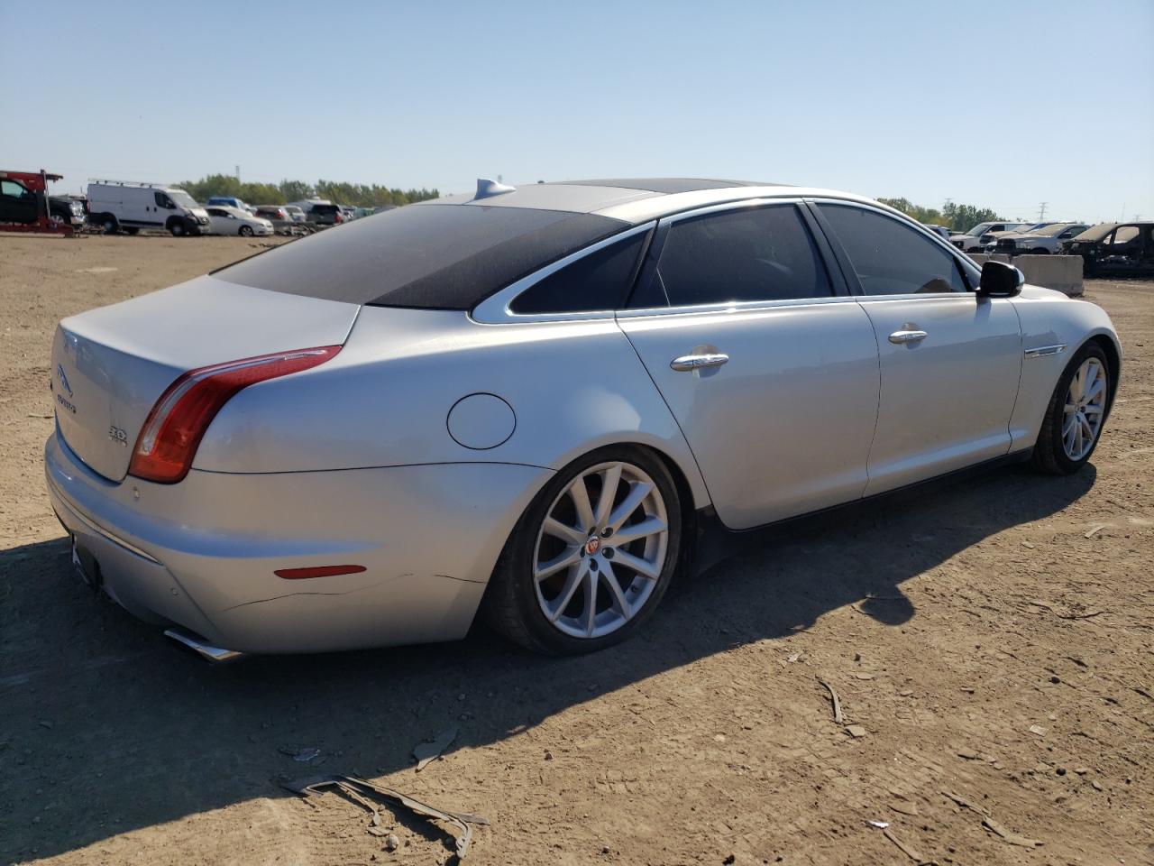 Obraz 3 z 2015 JAGUAR XJL PORTFOLIO 2015 z VIN SAJWJ2GD0F8V75688