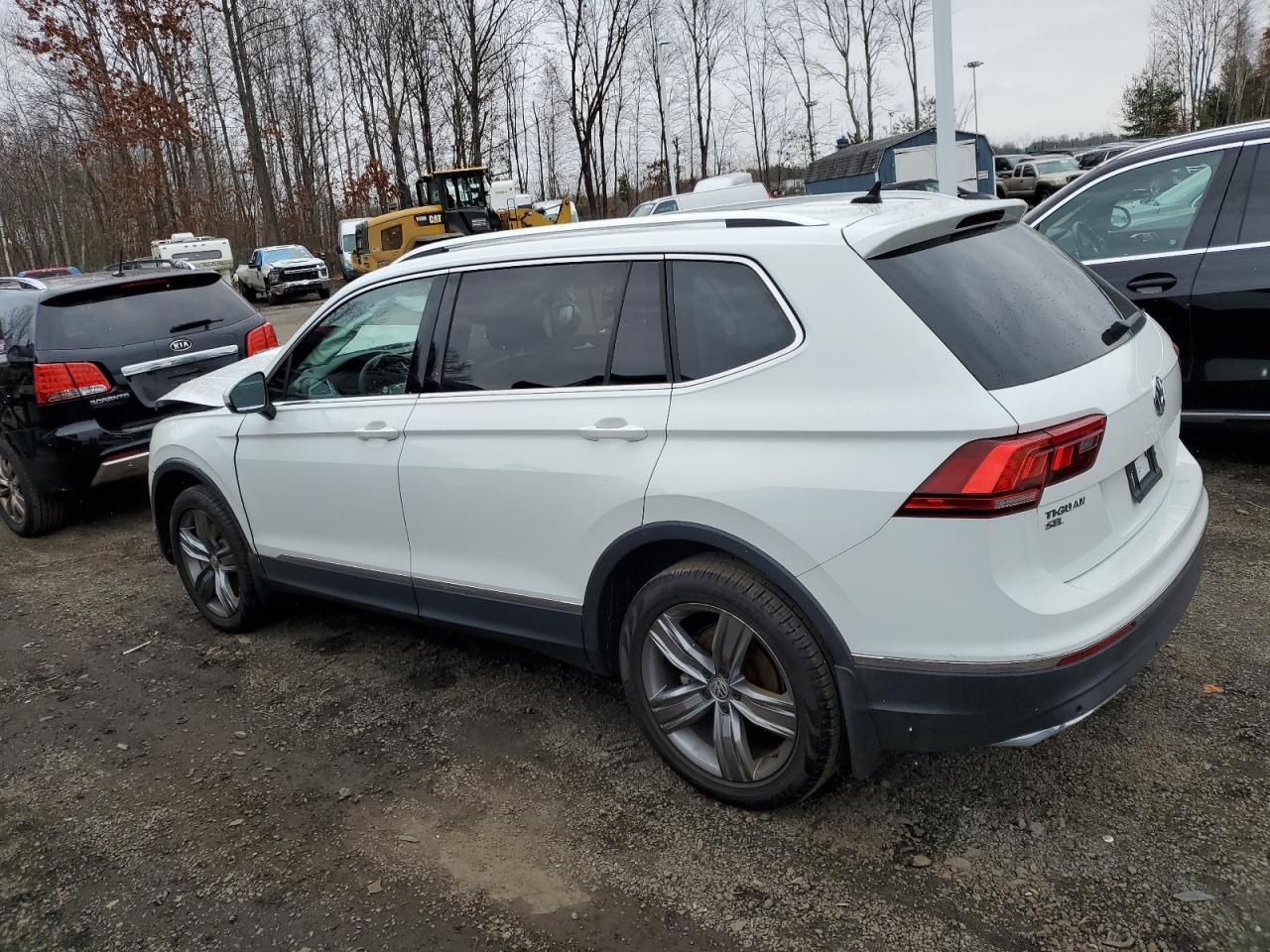 Image 2 of 2020 VOLKSWAGEN TIGUAN SE 2020 with VIN 3VV2B7AX8LM120123