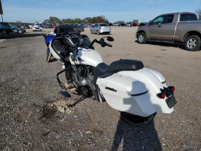 Image 3 of 2020 INDIAN MOTORCYCLE CO. CHALLENGER DARK HORSE 2020 with VIN 56KLCDRR5L3385579