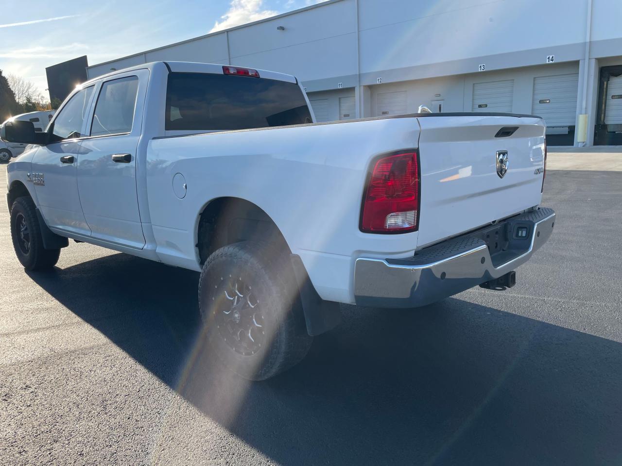 Image 3 of 2017 RAM 2500 ST 2017 with VIN 3C6UR5CL6HG563188