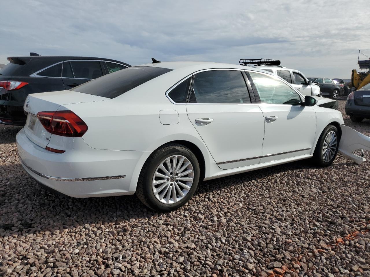 Obraz 3 z 2017 VOLKSWAGEN PASSAT SE 2017 z VIN 1VWBT7A33HC063683