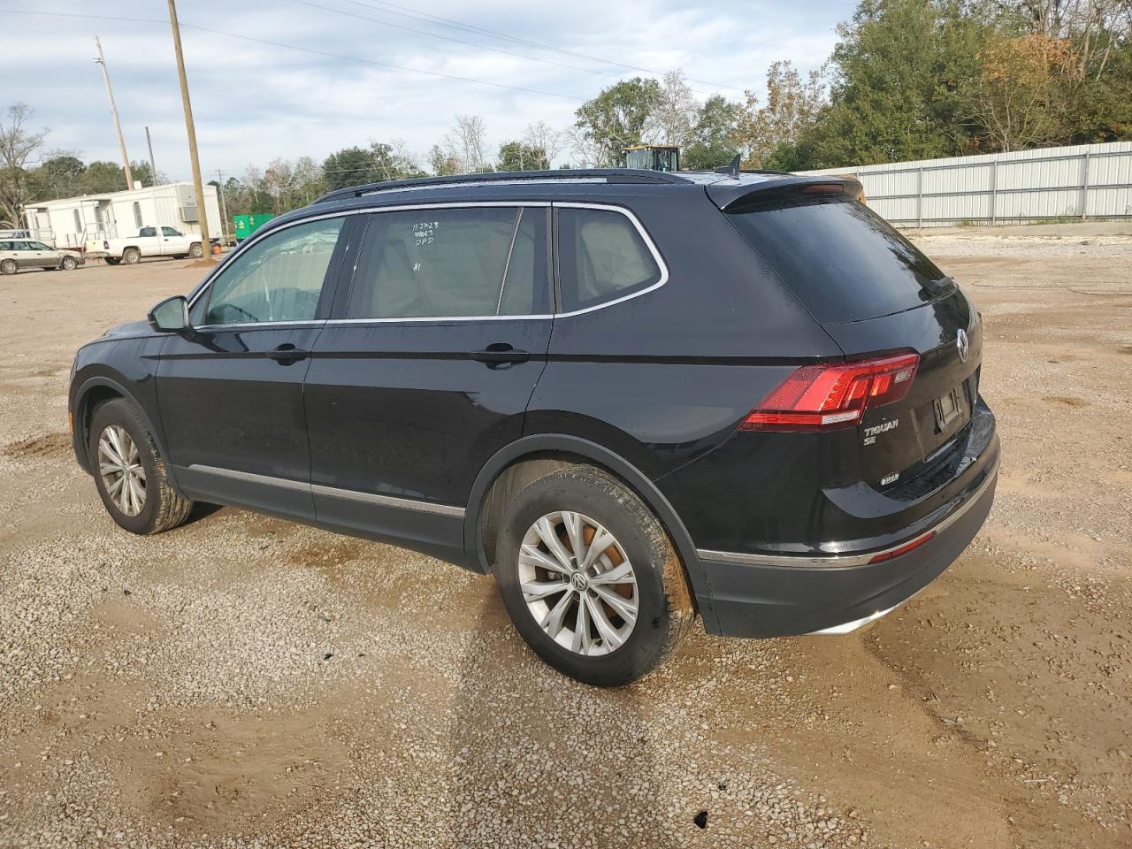 Image 2 of 2018 VOLKSWAGEN TIGUAN SE 2018 with VIN 3VV3B7AX3JM183664