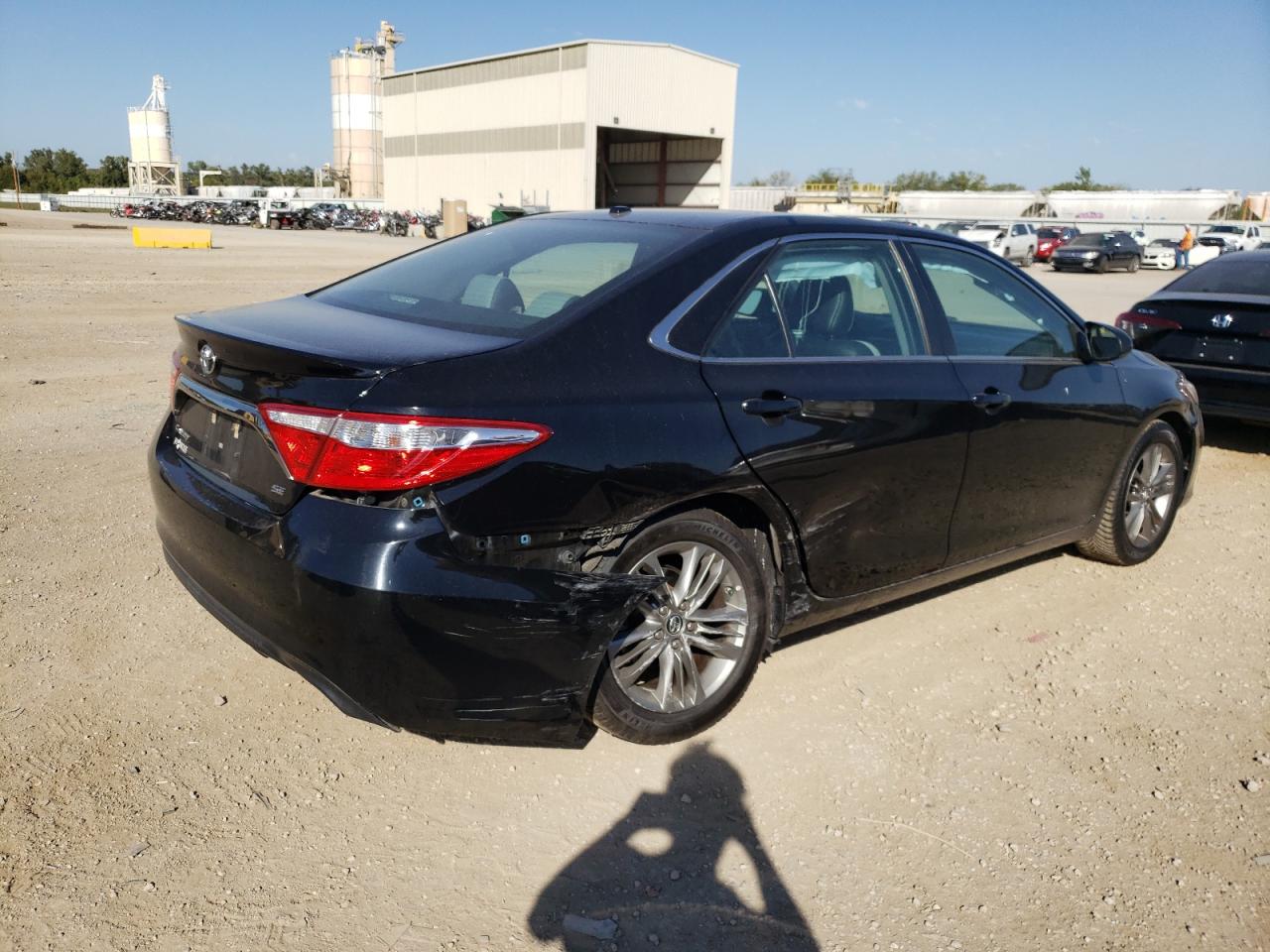 Image 3 of 2016 TOYOTA CAMRY LE 2016 with VIN 4T1BF1FK1GU530837