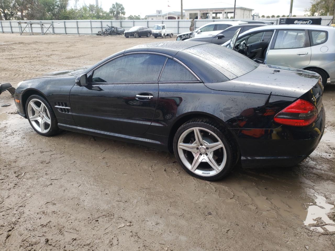 Image 2 of 2009 MERCEDES-BENZ SL 550 2009 with VIN WDBSK71F09F154859