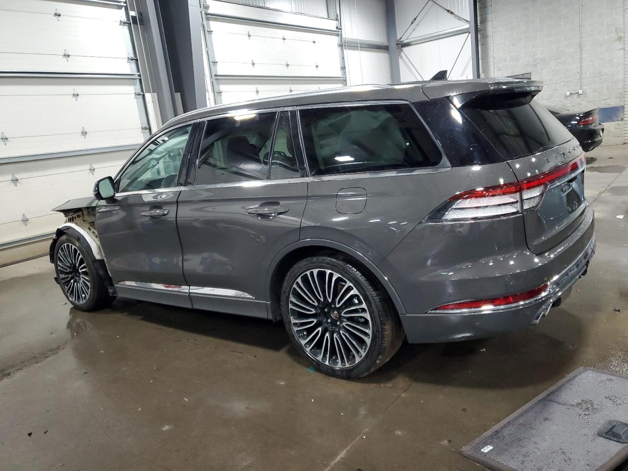 Изображение 2 2023 LINCOLN AVIATOR BLACK LABEL 2023 с VIN 5LM5J9XC6PGL08629