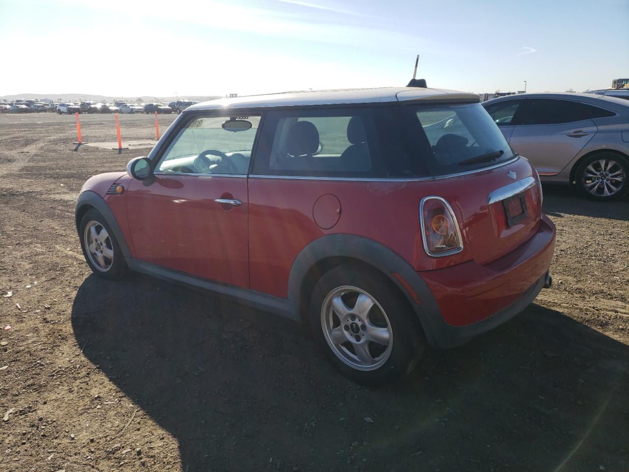 Изображение 2 2008 MINI COOPER  2008 с VIN WMWMF33588TT62335
