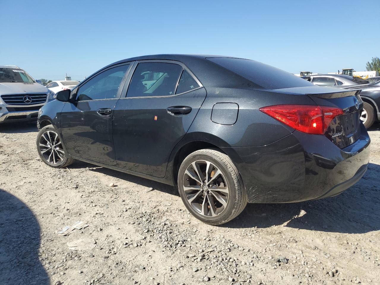 Изображение 2 2018 TOYOTA COROLLA L 2018 с VIN 5YFBURHE7JP794567