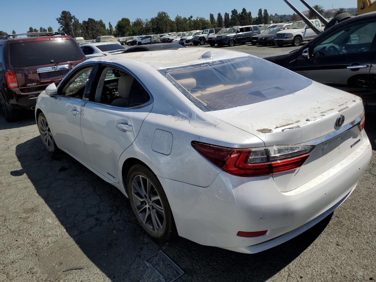 Image 2 of Lexus Es 300H 2016 with VIN JTHBW1GGXG2106162