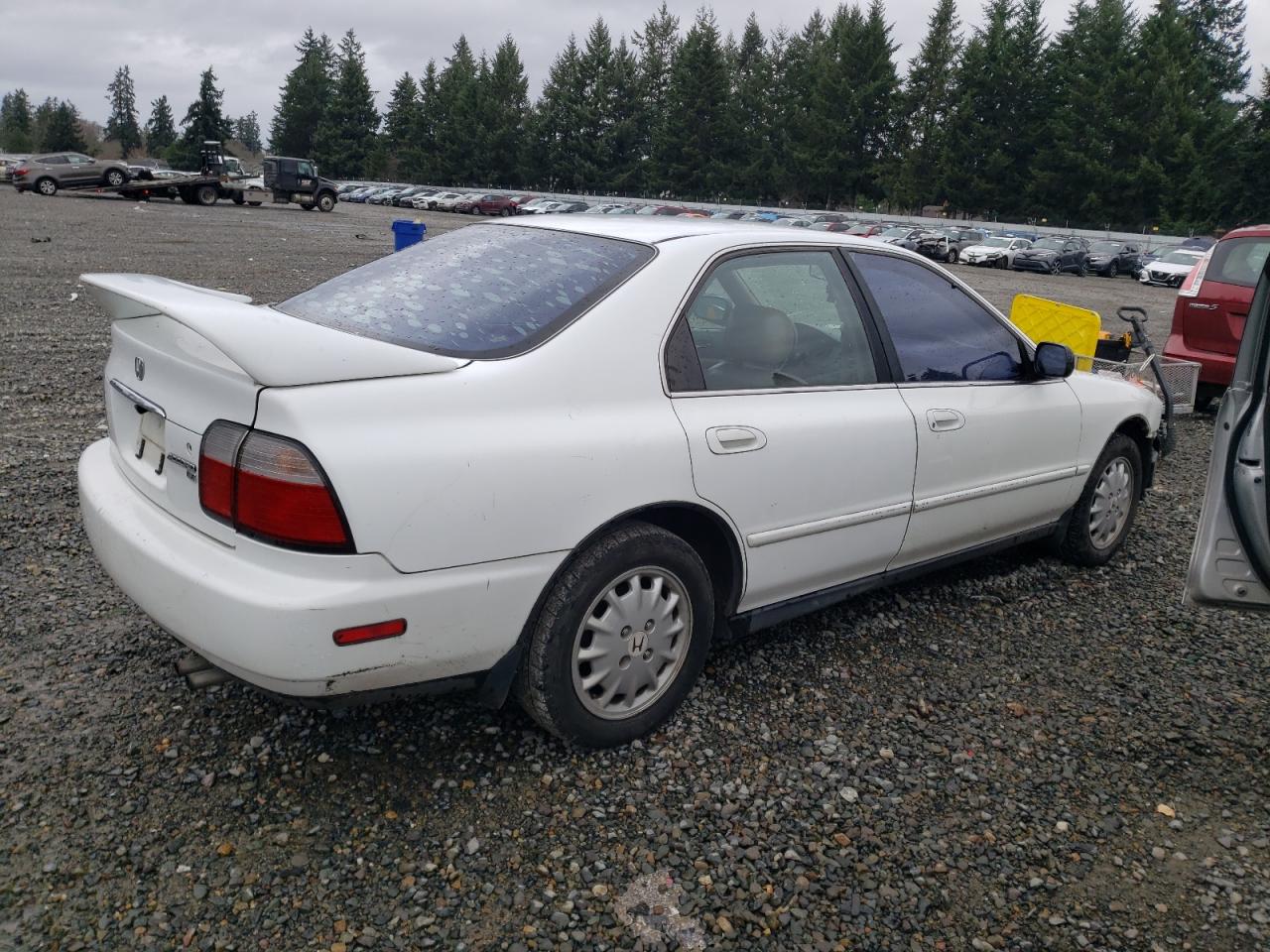 Image 3 of 1996 HONDA ACCORD EX 1996 with VIN 1HGCD566XTA172563