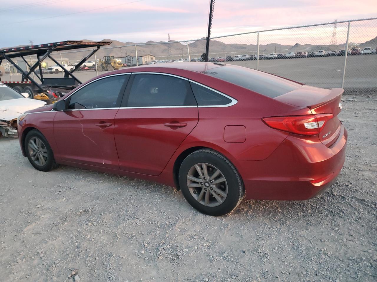 Obraz 2 z 2015 HYUNDAI SONATA SE 2015 z VIN 5NPE24AF6FH116907