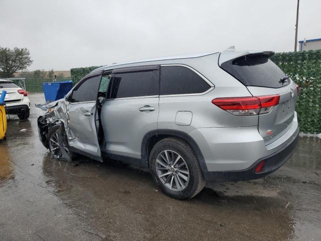 Image 2 of 2019 TOYOTA HIGHLANDER SE 2019 with VIN 5TDKZRFHXKS571849