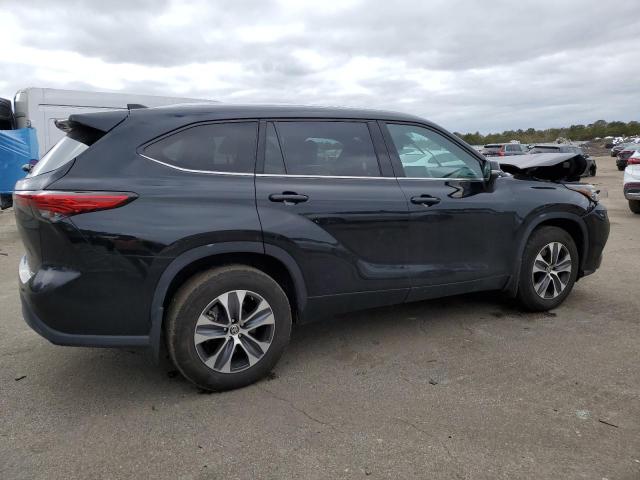 Image 3 of 2021 TOYOTA HIGHLANDER XLE 2021 with VIN 5TDGZRBHXMS559201