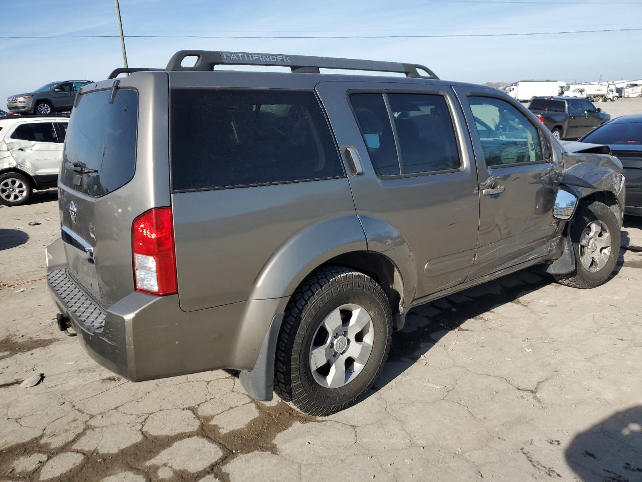 Obraz 3 z 2005 NISSAN PATHFINDER LE 2005 z VIN 5N1AR18W85C707678