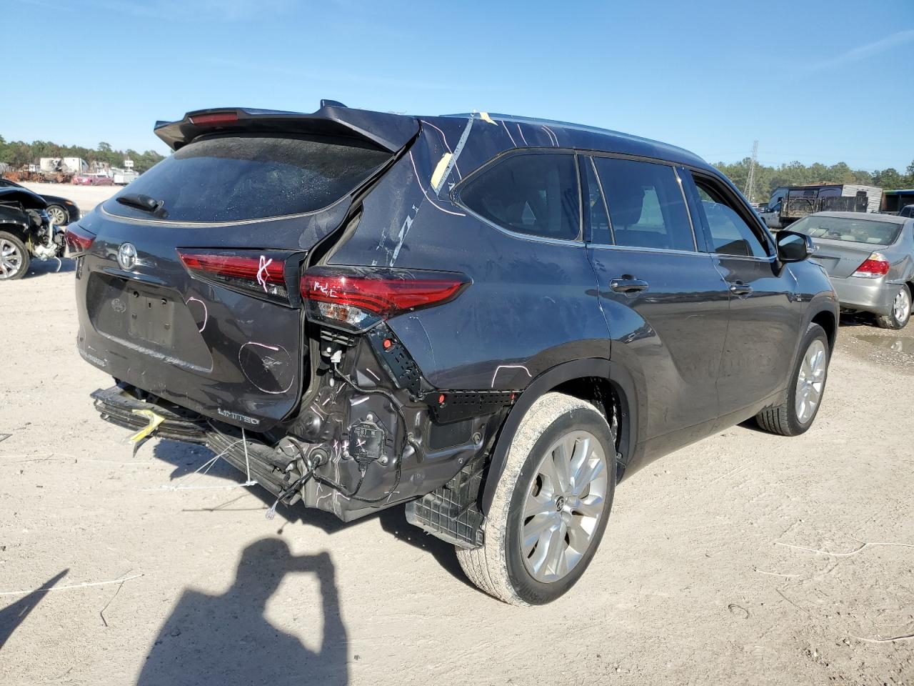 Изображение 3 2021 TOYOTA HIGHLANDER LIMITED 2021 с VIN 5TDYZRAH2MS083838