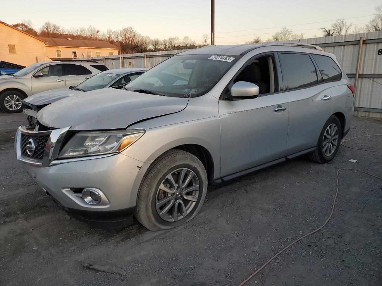 Image 1 of 2015 NISSAN PATHFINDER S 2015 with VIN 5N1AR2MMXFC692032