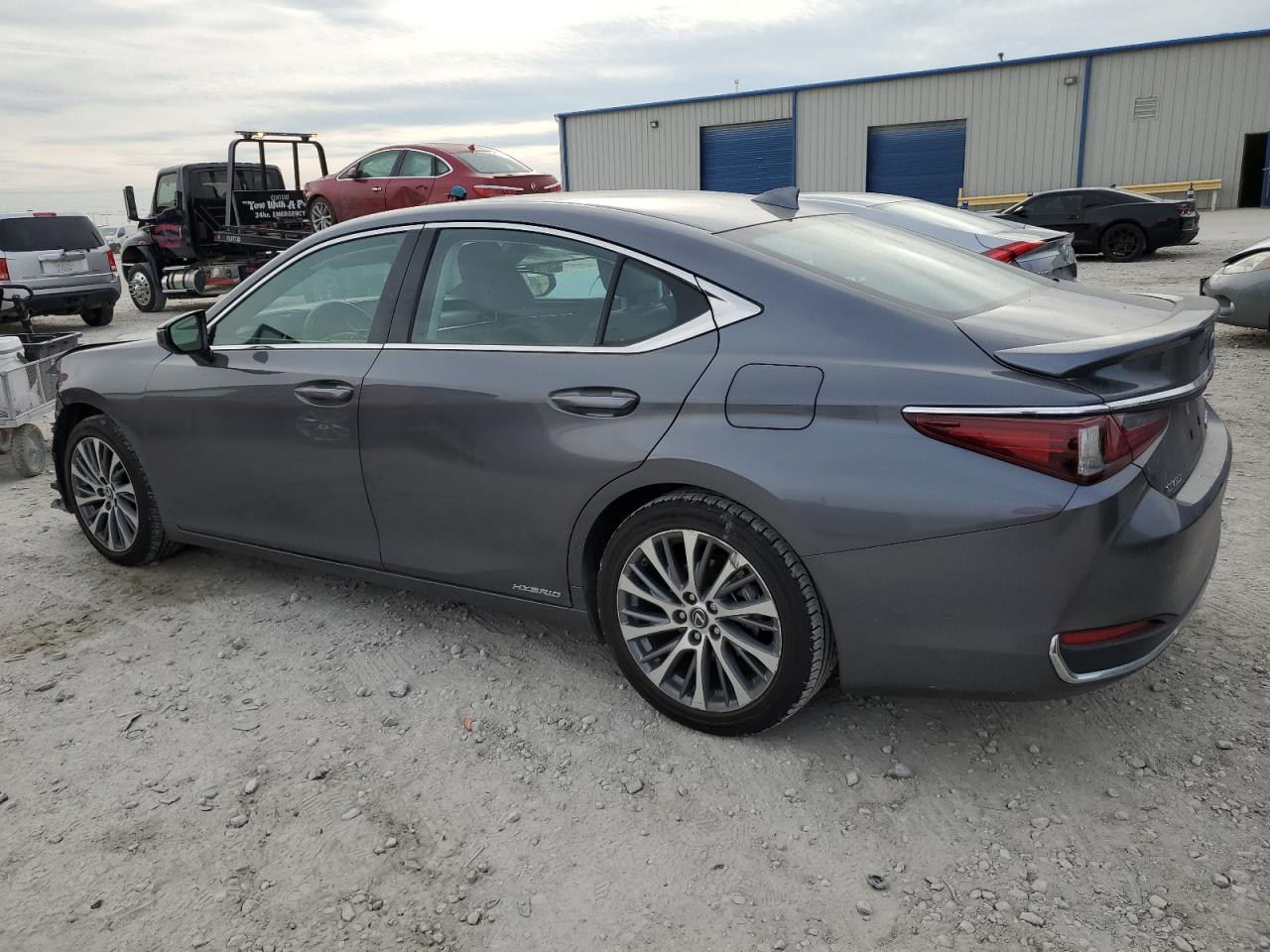 Obraz 2 z 2020 LEXUS ES 300H 2020 z VIN 58AD21B1XLU010981