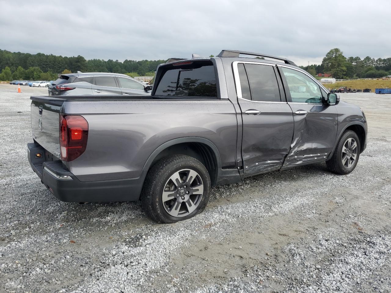 Image 3 of Honda Ridgeline Rtl 2018 with VIN 5FPYK3F73JB005562