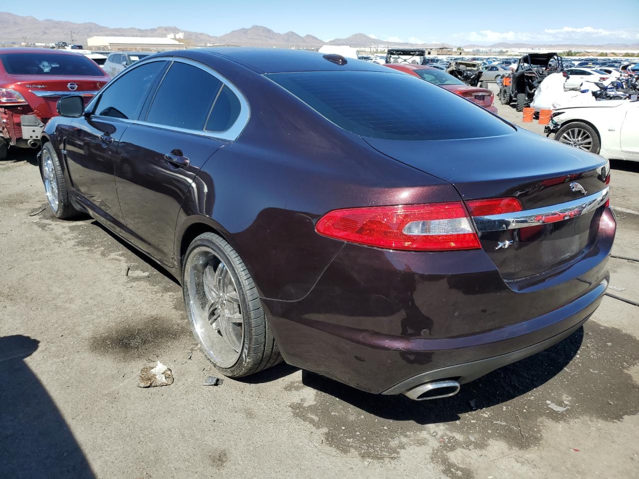 Obraz 2 z Jaguar Xf Premium 2011 z VIN SAJWA0GB7BLR84586