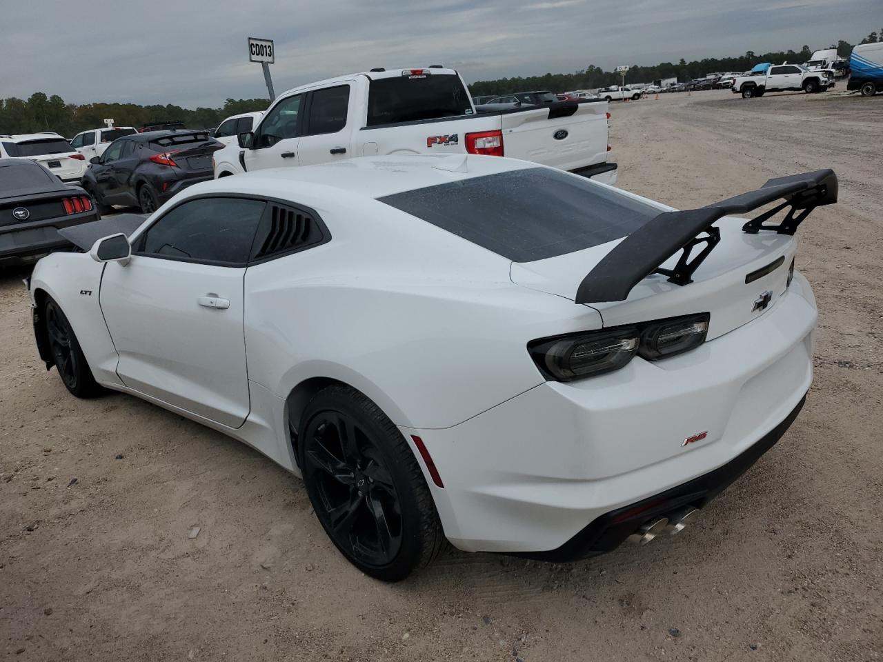Изображение 2 Chevrolet Camaro Lt1 2022 с VIN 1G1FF1R71N0129461