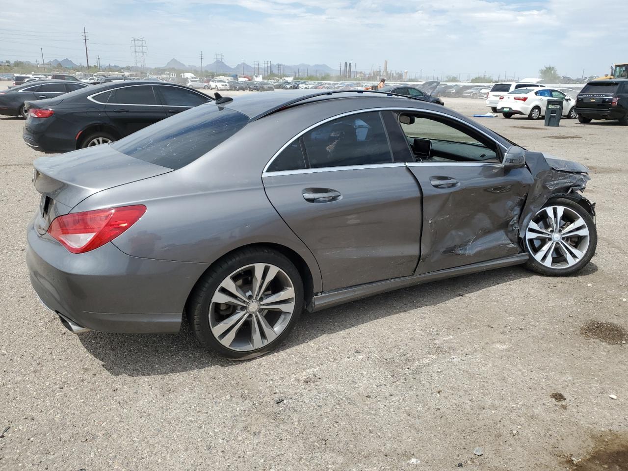 Obraz 3 z 2015 MERCEDES-BENZ CLA 250 2015 z VIN WDDSJ4EB1FN222328