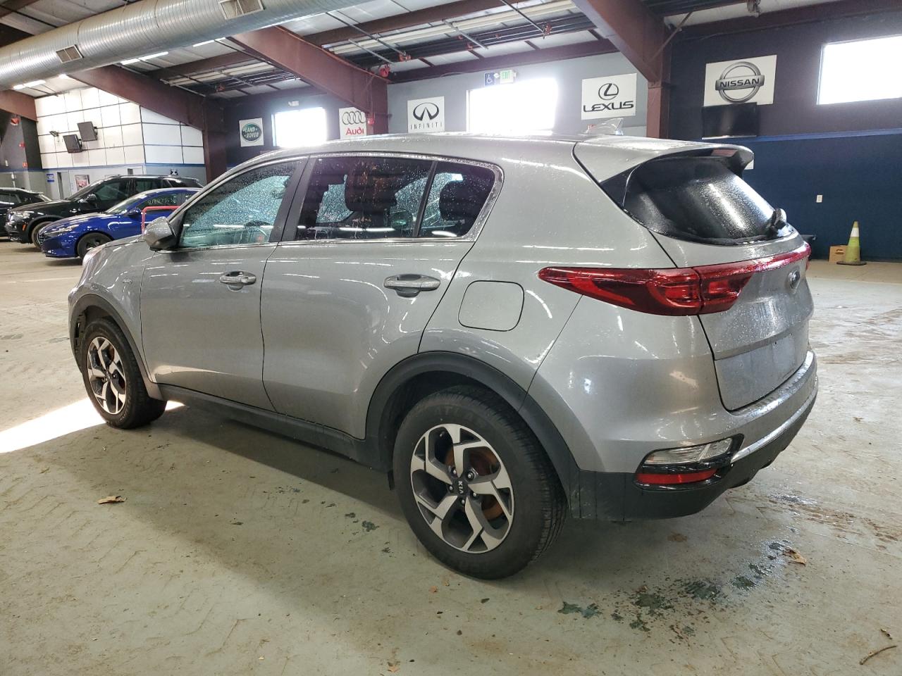 Image 2 of 2020 KIA SPORTAGE LX 2020 with VIN KNDPMCAC4L7673754