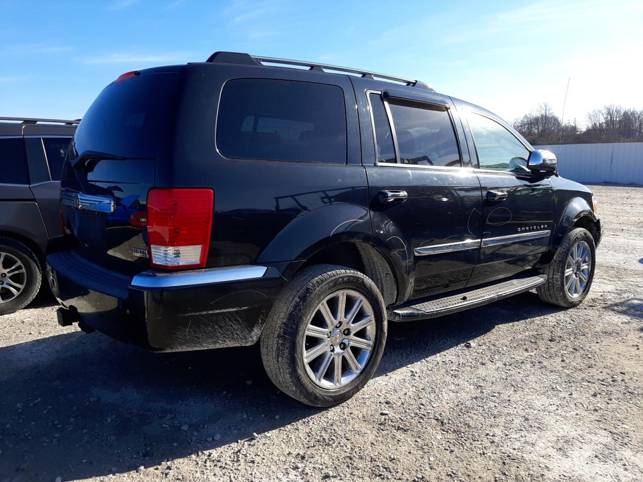 Image 3 of 2008 CHRYSLER ASPEN LIMITED 2008 with VIN 1A8HX58238F136691