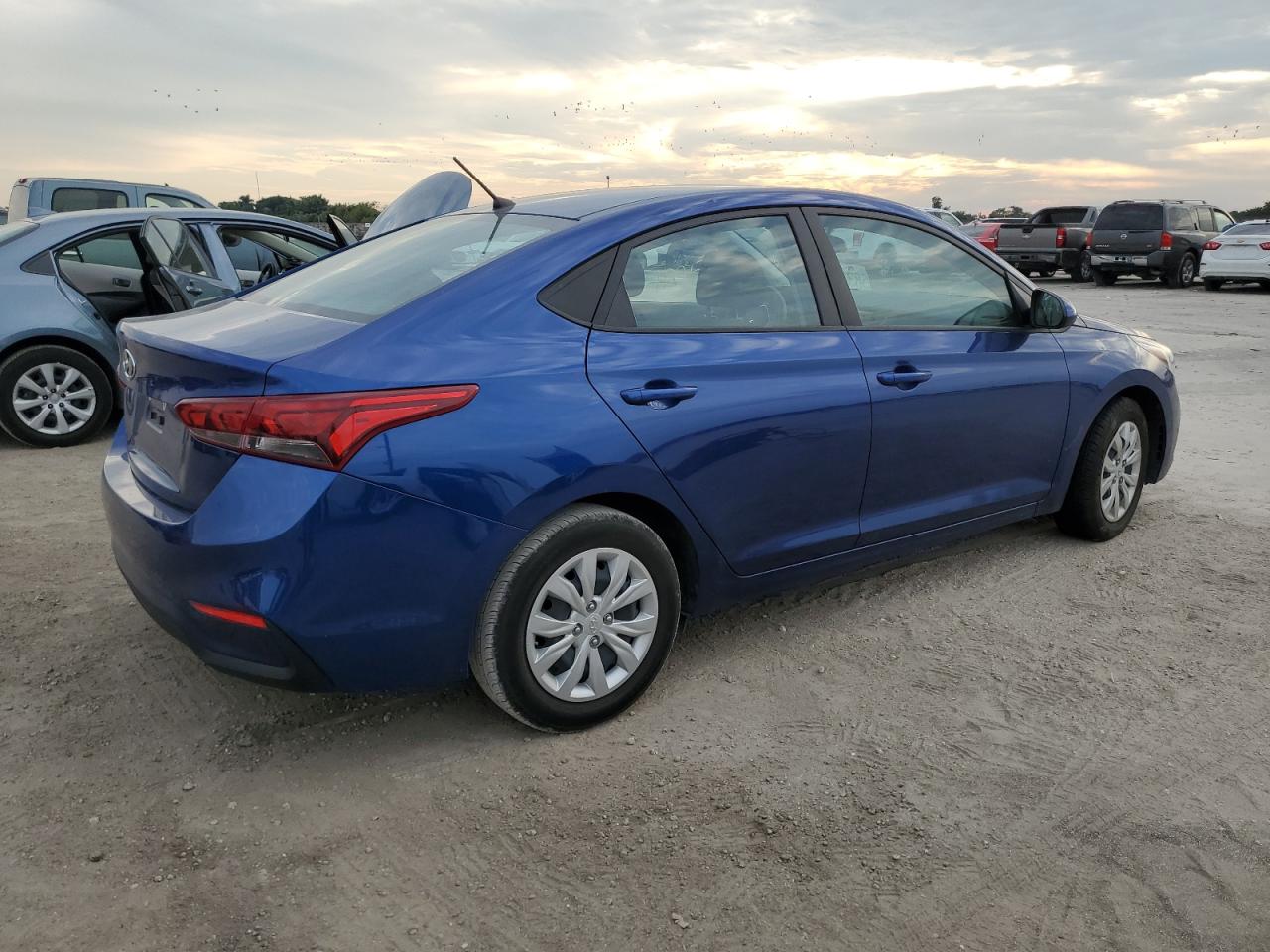 Obraz 3 z 2021 HYUNDAI ACCENT SE 2021 z VIN 3KPC24A67ME149178