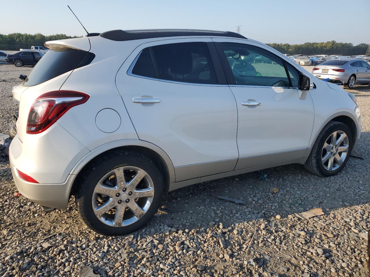 Obraz 3 z 2018 BUICK ENCORE PREFERRED II 2018 z VIN KL4CJBSB0JB581861