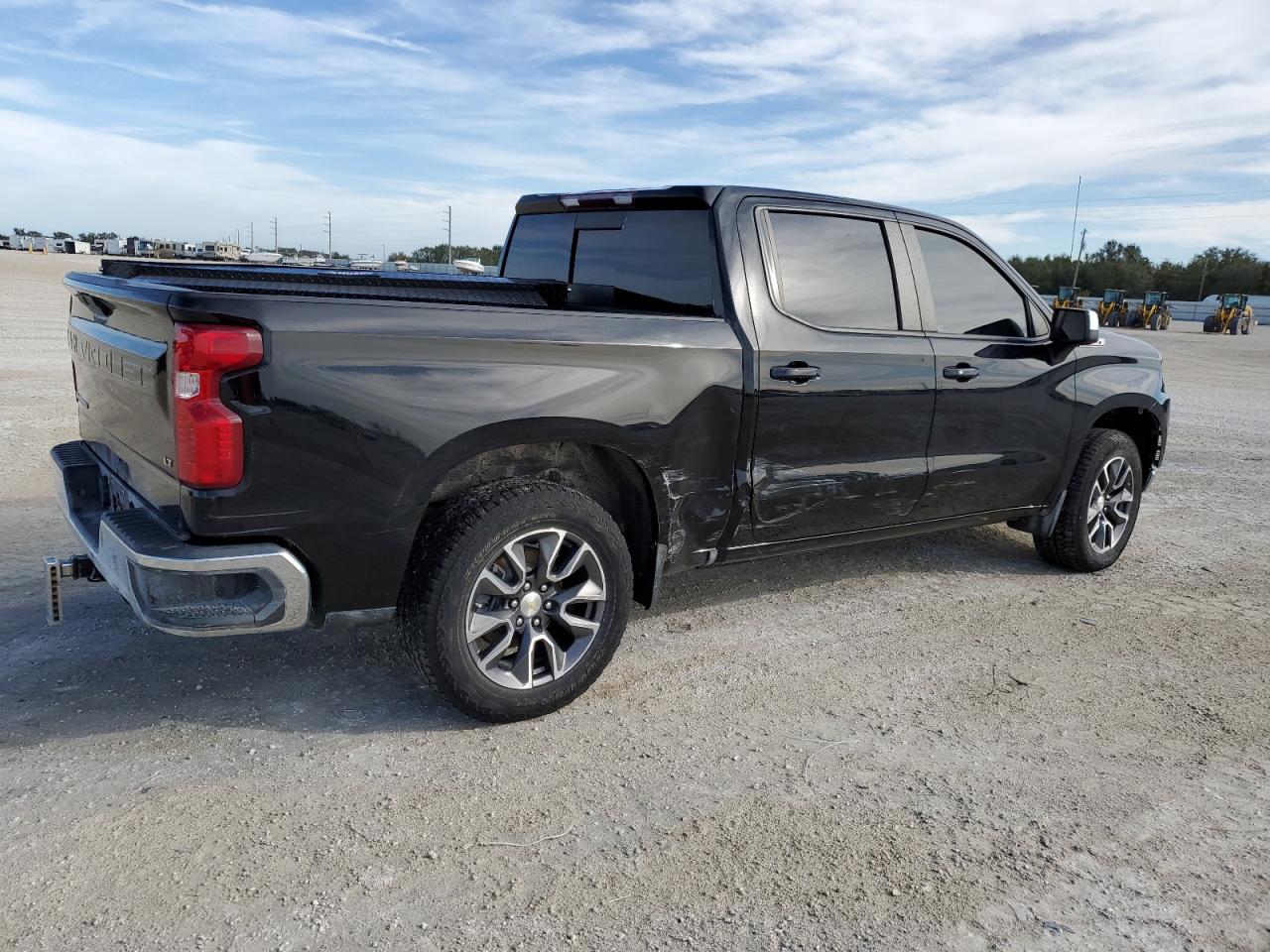 Obraz 3 z 2021 CHEVROLET SILVERADO K1500 LT 2021 z VIN 3GCUYDED3MG326079