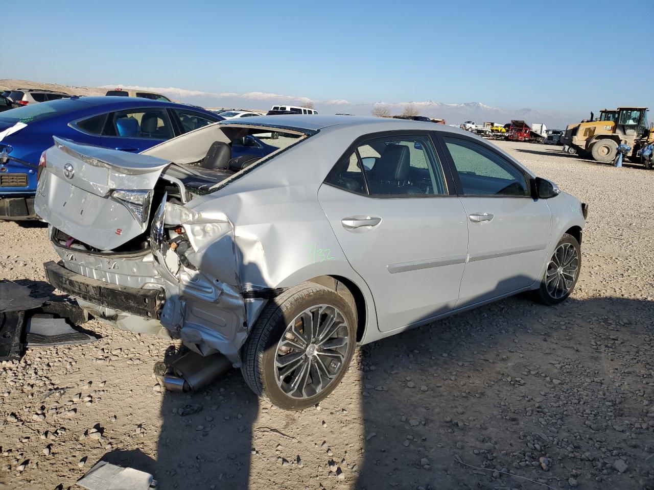 Image 3 of 2015 TOYOTA COROLLA L 2015 with VIN 2T1BURHEXFC324119