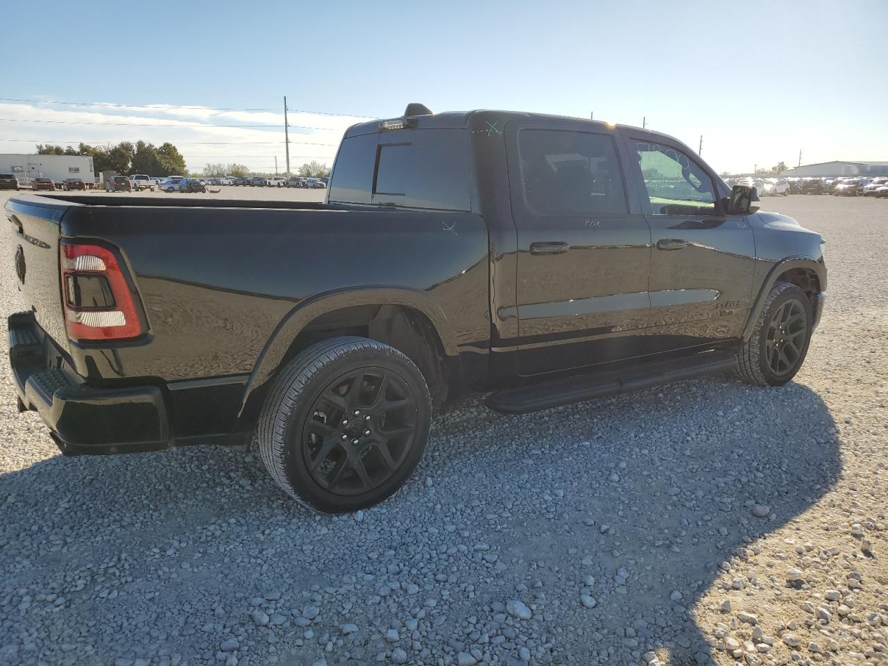 Obraz 3 z 2021 RAM 1500 LARAMIE 2021 z VIN 1C6RREJT9MN590024