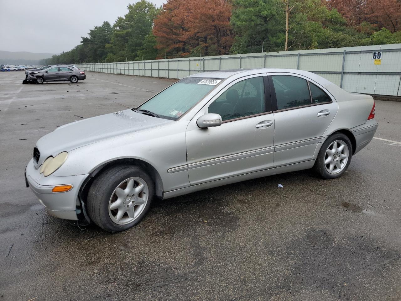 Image 1 of 2001 MERCEDES-BENZ C 240 2001 with VIN WDBRF61J71F110542