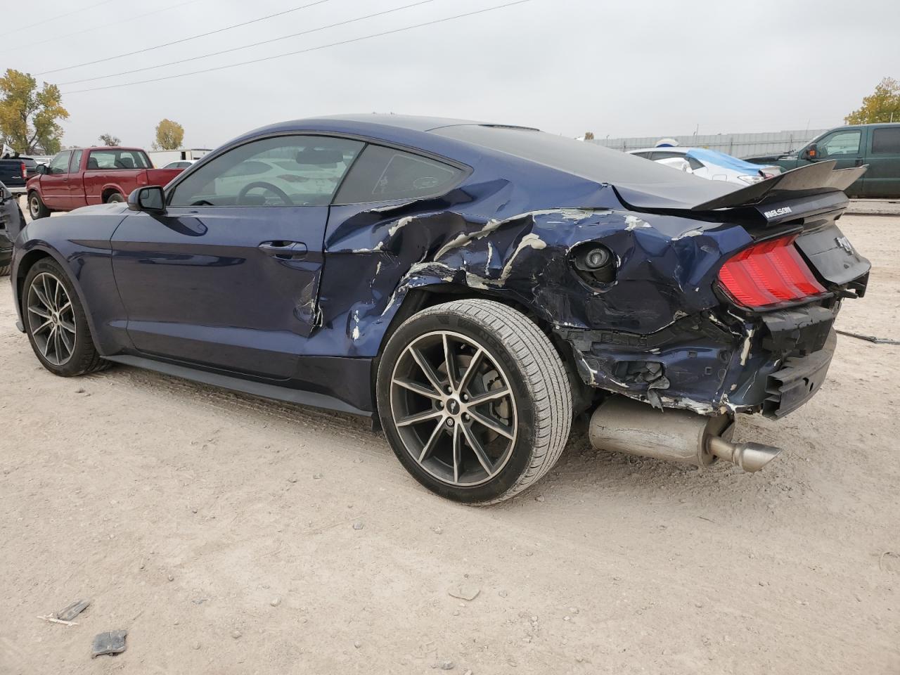 Obraz 2 z 2018 FORD MUSTANG  2018 z VIN 1FA6P8TH2J5118969