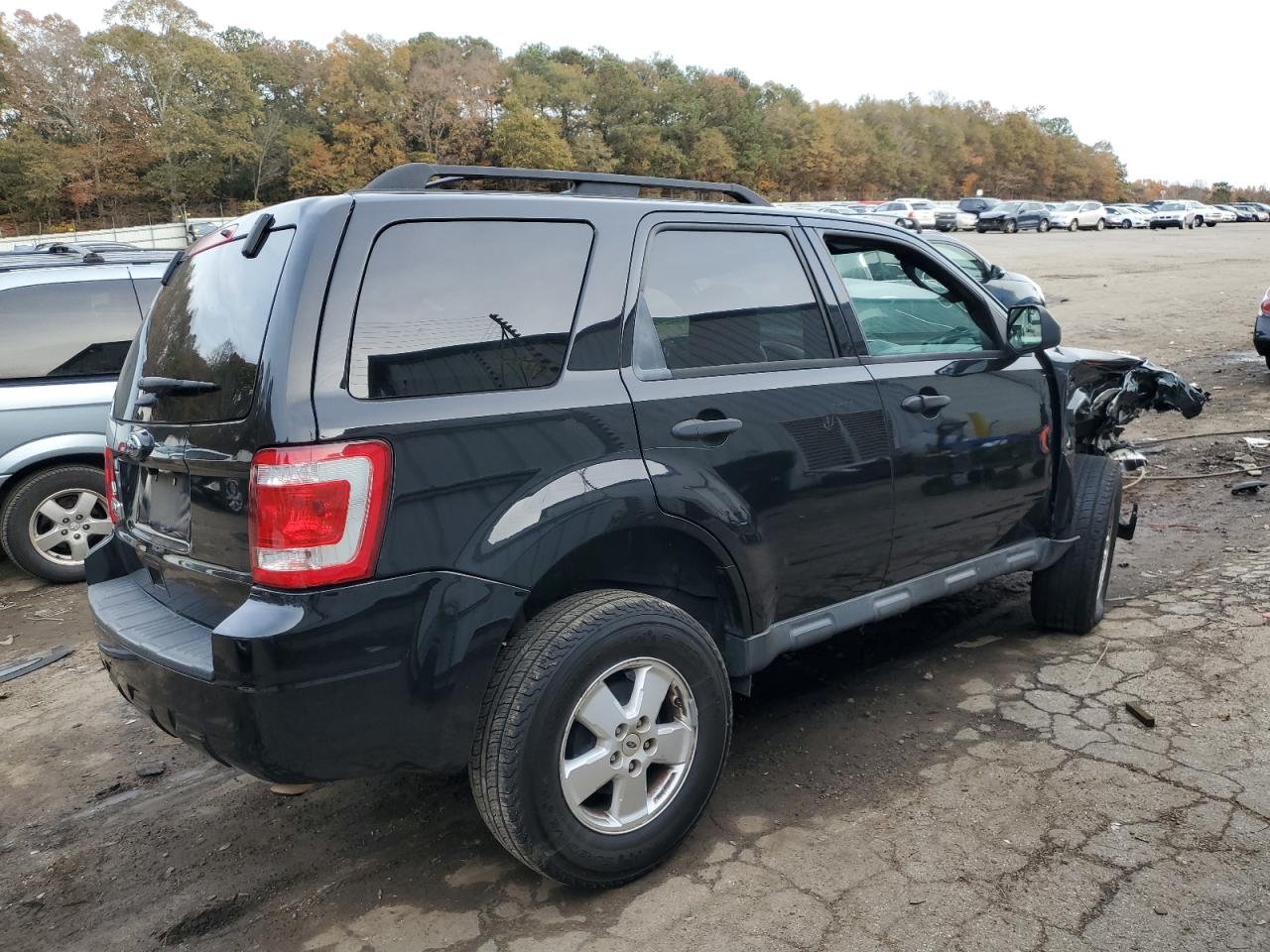 Image 3 of 2011 FORD ESCAPE XLT 2011 with VIN 1FMCU0D77BKC62528