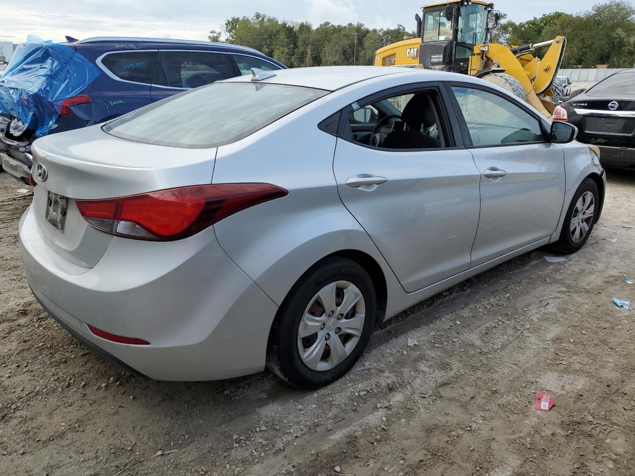 Image 3 of 2016 HYUNDAI ELANTRA SE 2016 with VIN 5NPDH4AE6GH751404