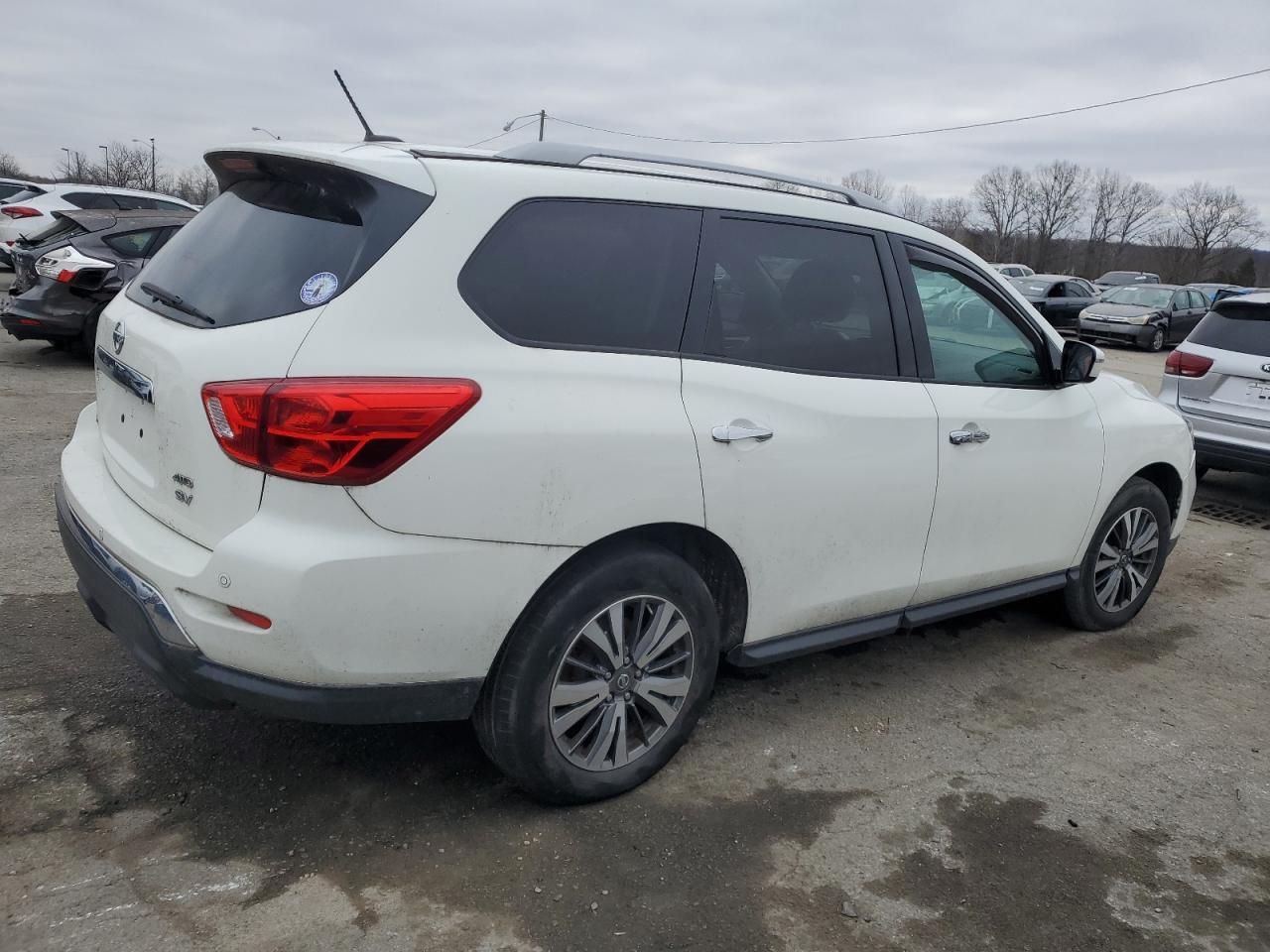 Obraz 3 z 2017 NISSAN PATHFINDER S 2017 z VIN 5N1DR2MM0HC637606