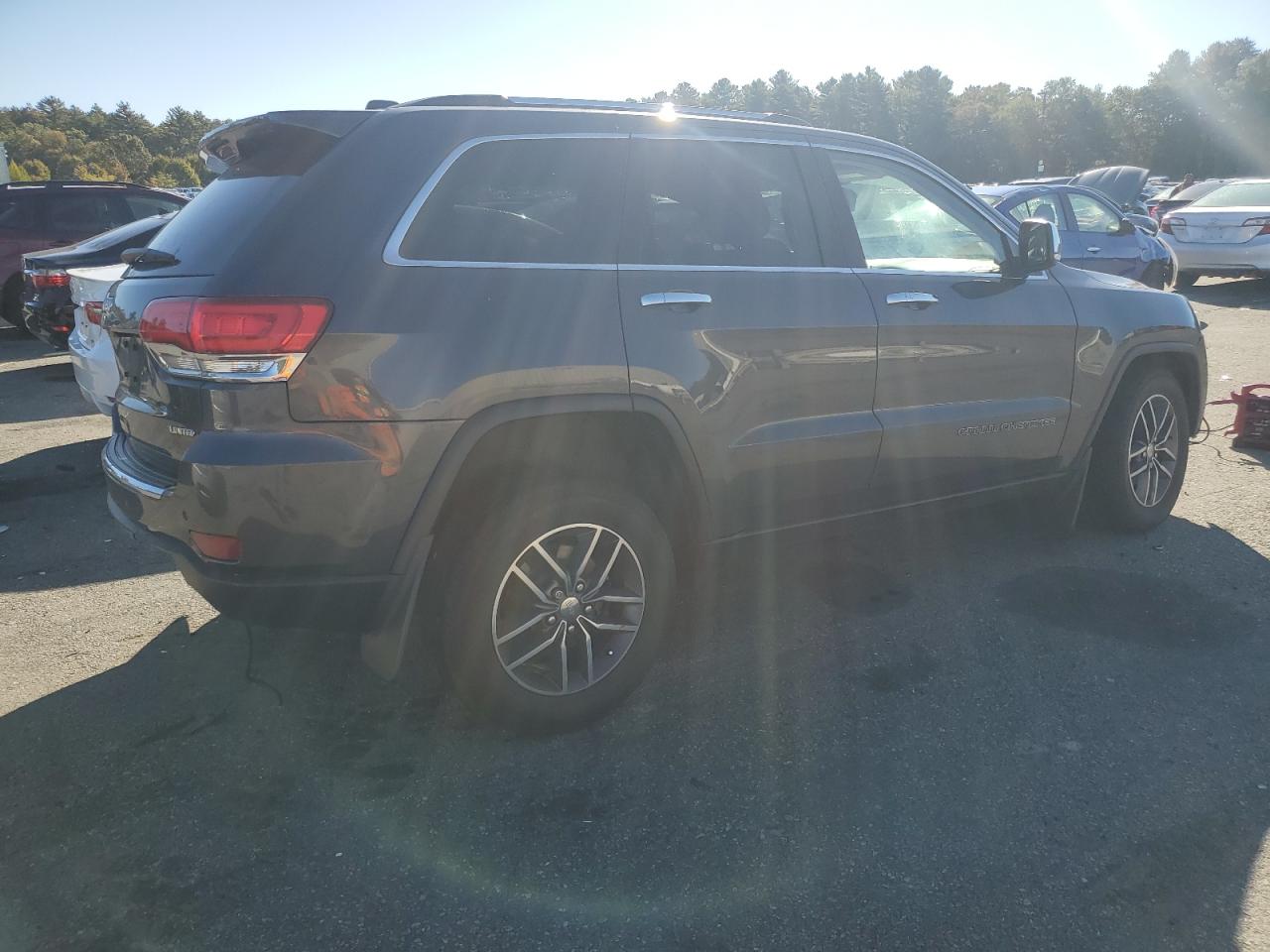 Image 3 of 2018 JEEP GRAND CHEROKEE LIMITED 2018 with VIN 1C4RJFBG5JC215956