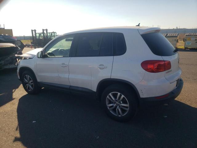 Image 2 of 2014 VOLKSWAGEN TIGUAN S 2014 with VIN WVGAV3AX4EW537165